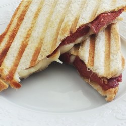 Croque-monsieur sucuk